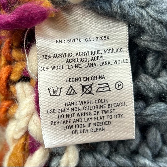 Anthropologie Cream and Red Patterned Cardigan - Picture 8 of 9